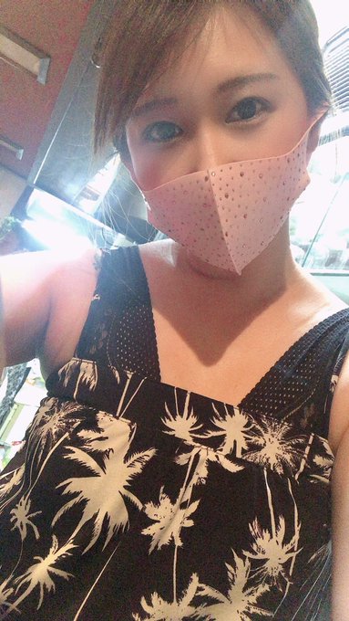 アルコール不足でねむれん  かわいいマスクもらったのうれしい https://t.co/RqKra6SWhB