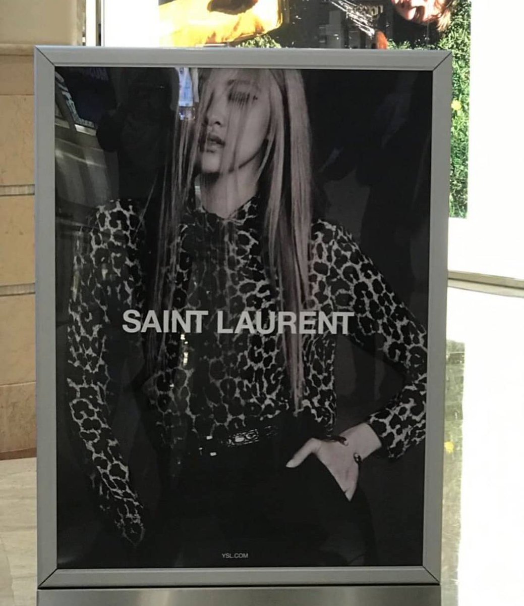 Kuala Lumpur City CentreLocation: Kuala Lumpur, Malaysia©: louvreis #ROSÉ    #로제  