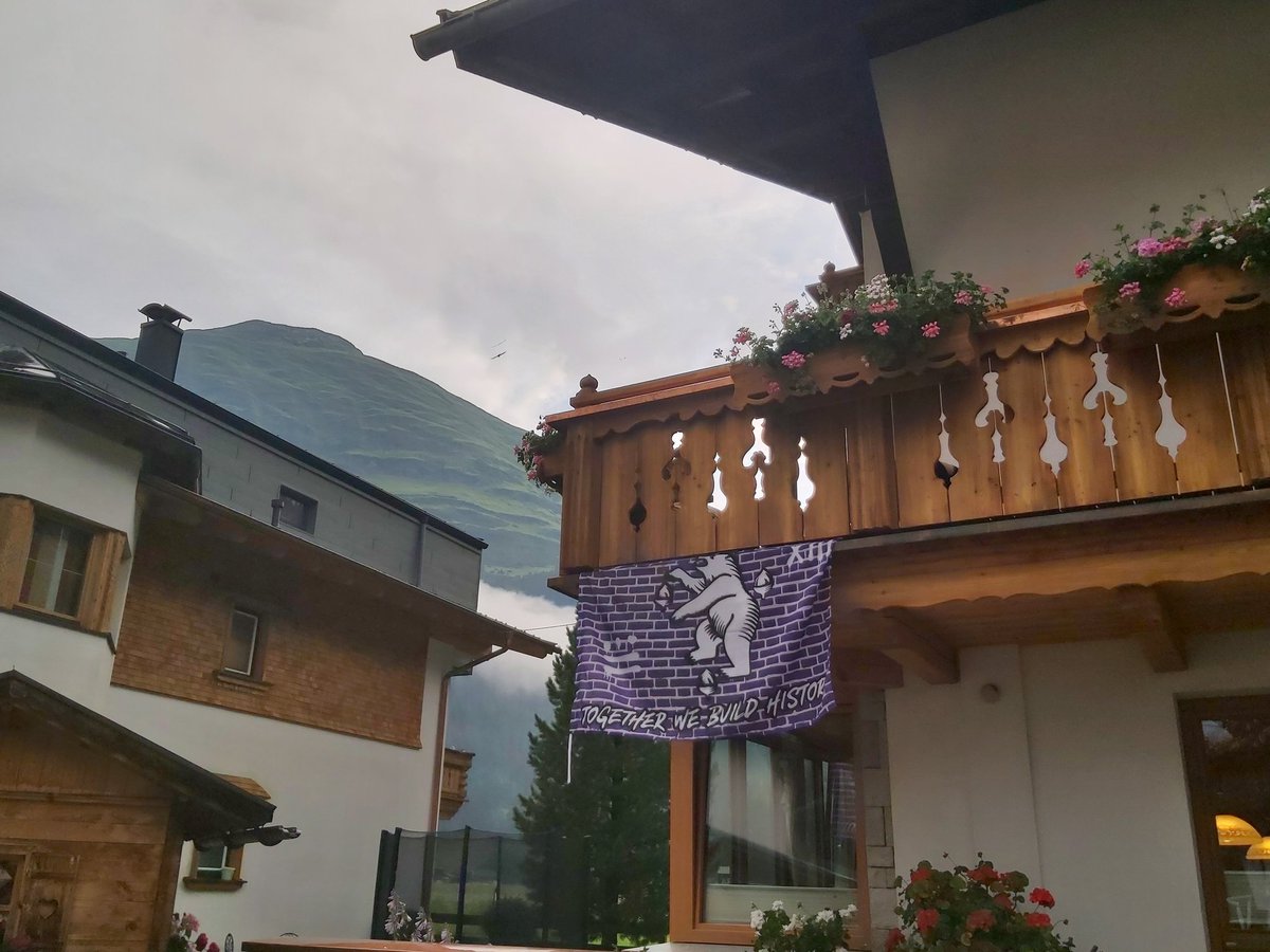 danieldbondt's tweet photo. @kbeerschotva Ook in het Lechtal kleuren de straten paars! #Tirol https://t.co/B1Qnb72V0t