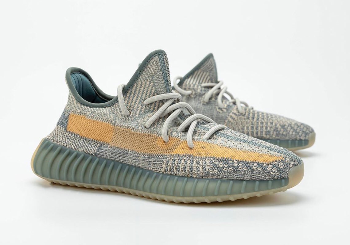 TheSoleLibrary's tweet image. 👟 Yeezy Boost 350 v2 "lsrafil”
🗓 08.22.20
💵 $220

They have those Beluga vibes 🙌🏾.
What’s your opinion on these?

#TheSoleLibrary