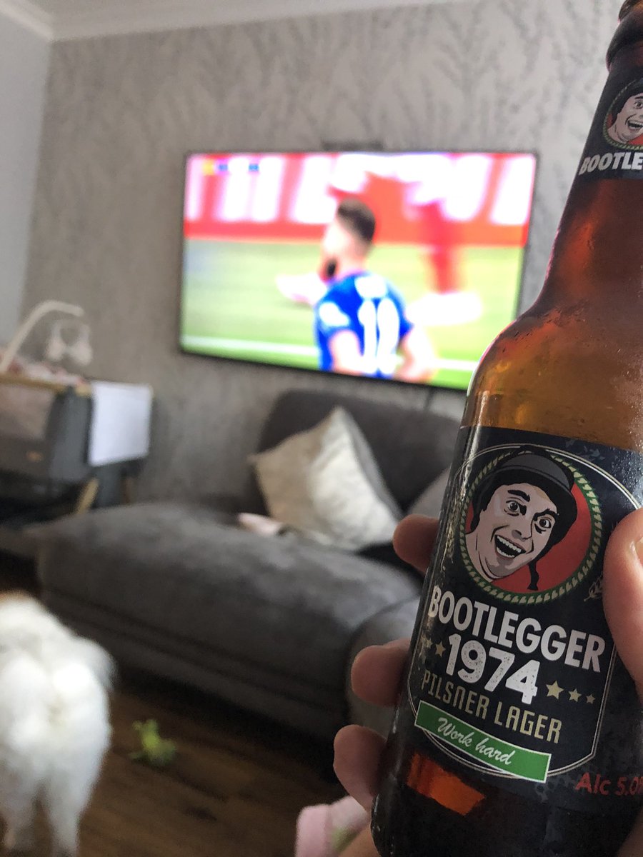 LewisGi27979415's tweet photo. #COYG #FACupFinal @WXM_Lager @bootlegger1974 🍻 https://t.co/kG40U5WbtN