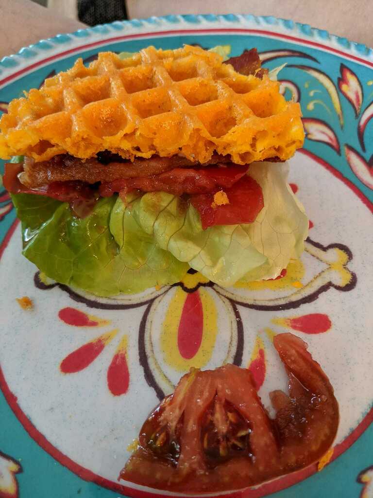BCSIghostchick's tweet photo. Finally getting my Summer BLT!!  #ketostyle #bariatricportion #betIstillcannotfinishit https://t.co/klwUJFUOwl