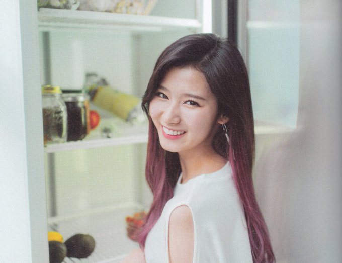 sana pics (@sanaarchive) on Twitter photo 