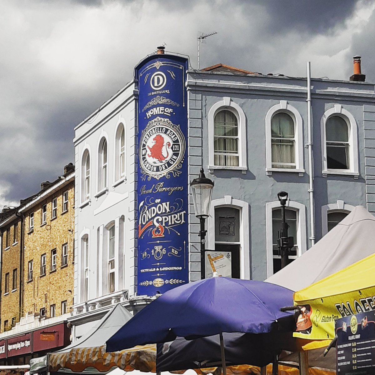 peculiar_london tweet media