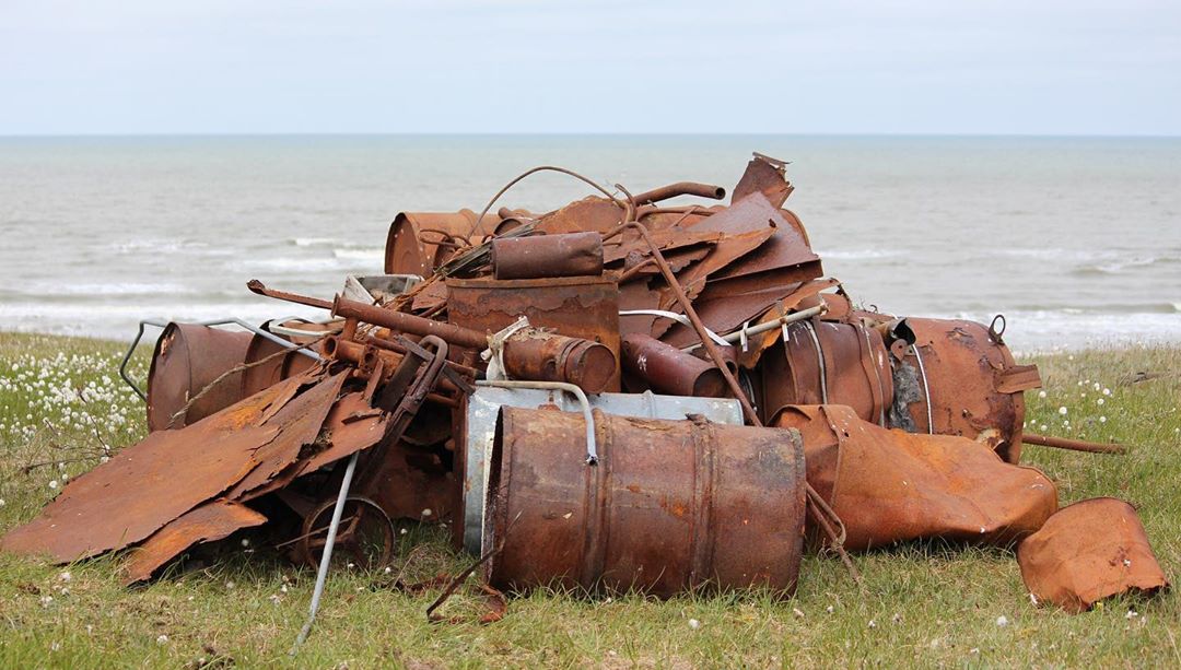 Volunteers complete a major Arctic clean up on banks of river Tivteyakha (Morzhovka) on the Yamal peninsula. They gathered 180 tonnes of scrap metal including 3,000 barrels. Pictures via ArcticRosCenter