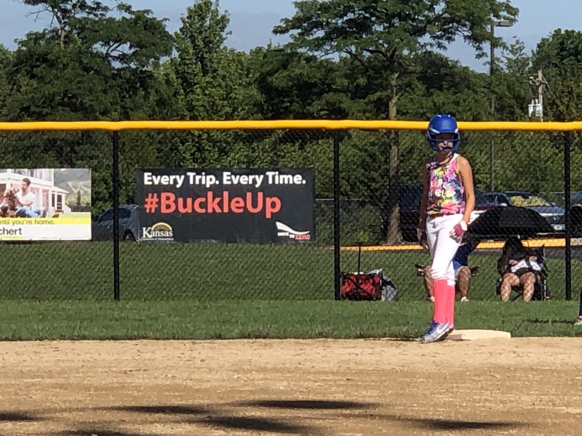 Maddie ready to battle in her first game! <a href="/HawaiianHitfest/">HawaiianHitfest</a> #FPHawaiianHitfest #TopekaAngels10uC