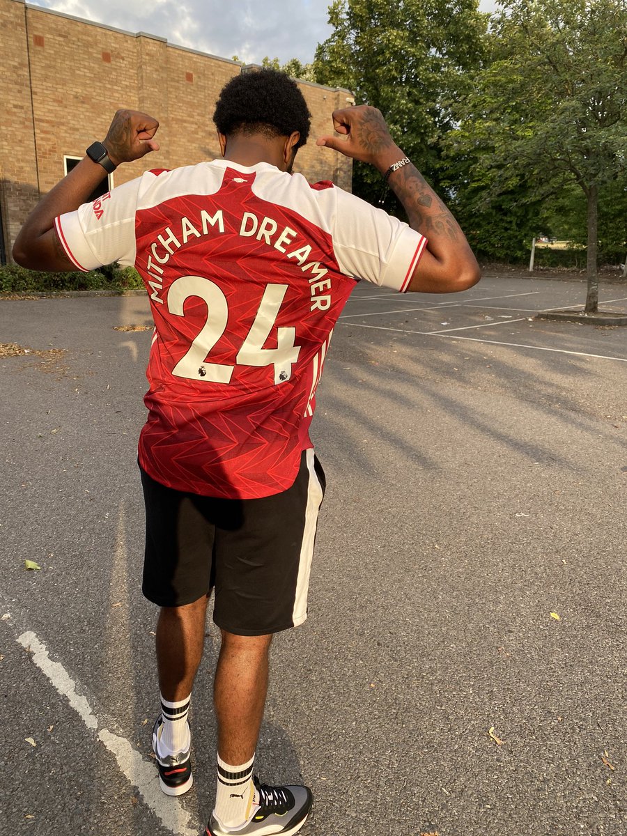 ramonerochester's tweet photo. THE FA CUP IS OURS. LONDON IS RED 🏆🔴 https://t.co/DHppDLuJVg