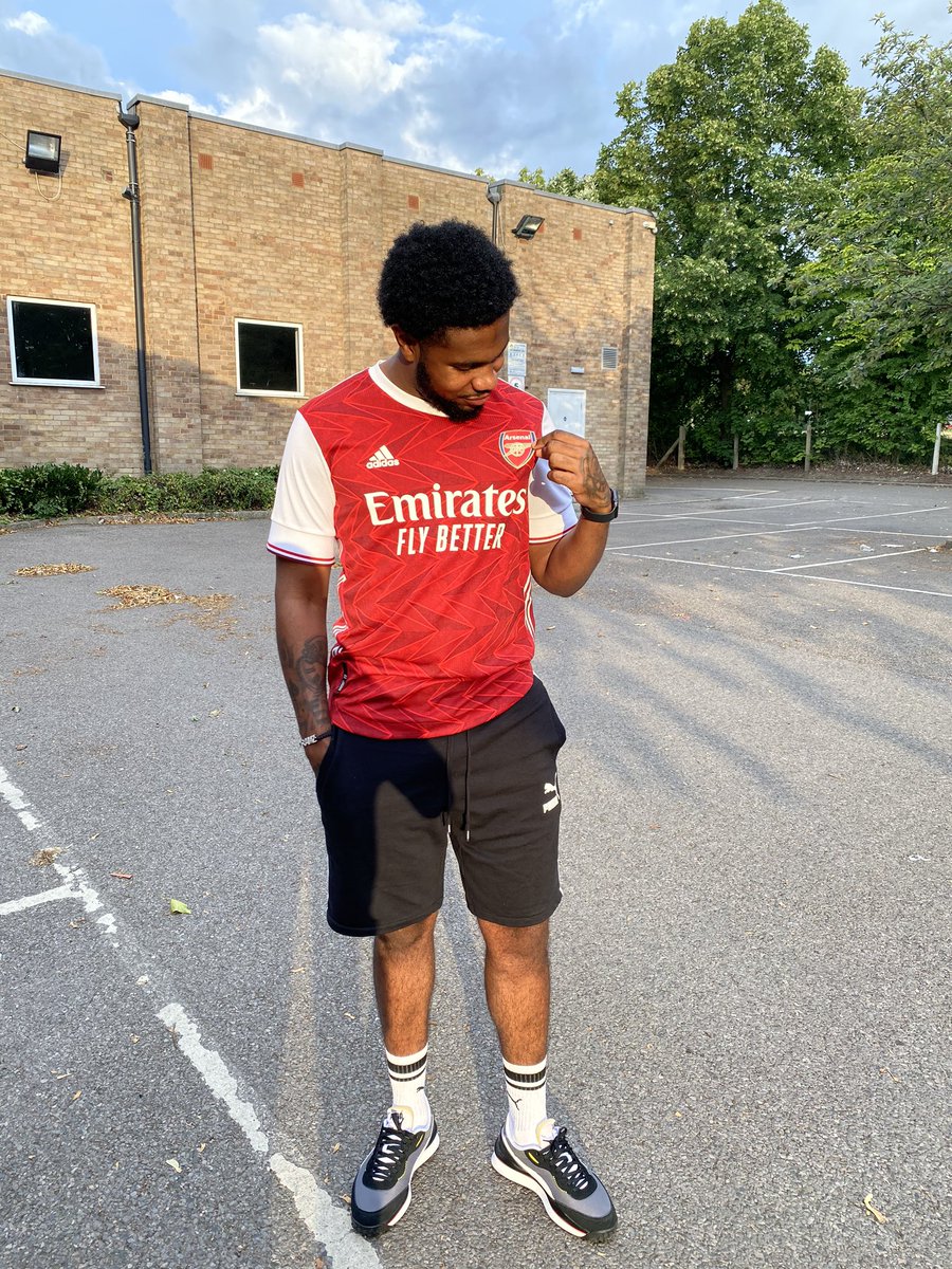 ramonerochester's tweet photo. THE FA CUP IS OURS. LONDON IS RED 🏆🔴 https://t.co/DHppDLuJVg
