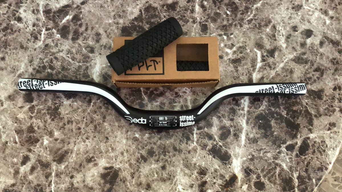 rahanandra's tweet photo. #fnfjb - WTS deda streetissimo, Vans Cult https://t.co/so7BN2JUz0