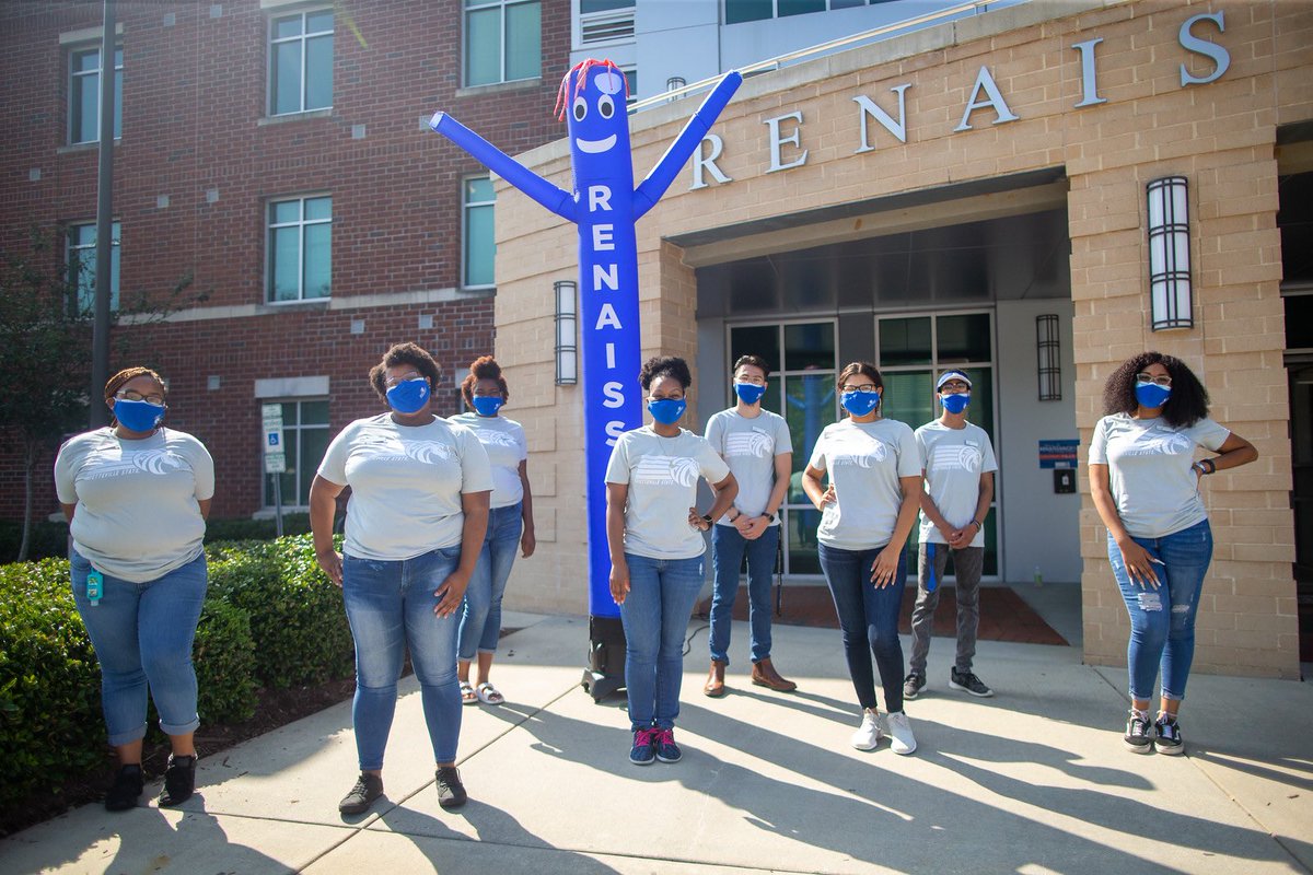 uncfsu's tweet photo. Operation Smooth Move at Fayetteville State University. #ProudToBe #HBCU #FayettevilleStateUniversity #AttitudeCheck #BroncoPride #1867 #ResNonVerba #DeedsNotWords #Faystate24 🐴💙🐎 https://t.co/4P54S4iqzs