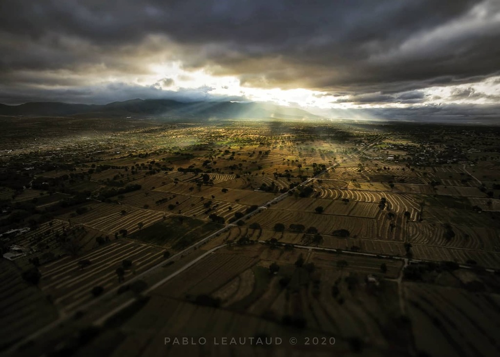 pleautaud's tweet photo. Amanecer en Puebla.
16 de diciembre de 2016.
__________________________
•
•
•
#mexico #puebla #zozutla #sunrise #sunbeam #goldenhour #aerealphotography #drone #uav #dronestragram #dji #phantom #phantom3advanced #skyporn #skylovers #skypixel #wunderl… https://t.co/IdoywyBpKM https://t.co/NMZbpO7Mrh
