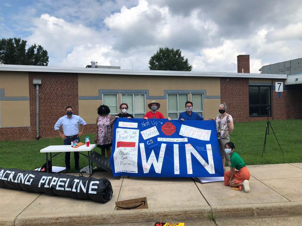 JonSokolow's tweet photo. Big shout out to @delegateguzman @MarkKeam and @HelmerVA for joining today's #UnityBanner signing in Fairfax &amp; for reaffirming your opposition to the Mountain Valley Pipeline! @GovernorVA has the power to stop 4,000 workers from coming to Va during a pandemic.  He should act NOW! https://t.co/gUvepqFpYl