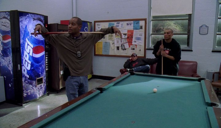 LOVEISLOVE169's tweet photo. *The Wire S01E05: ‘The Pager’ https://t.co/shr7cAvDqA
