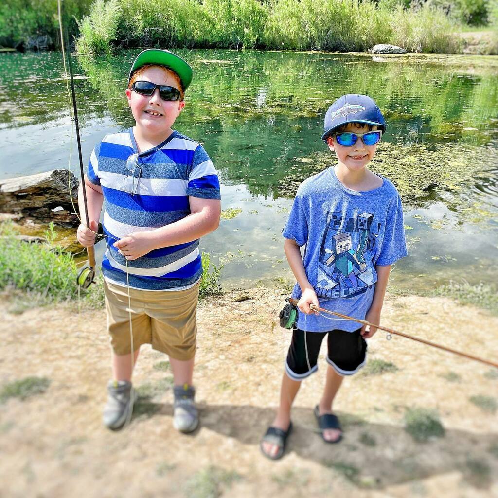 michaelfiggins's tweet photo. FlyFishing with Houston and Zealand! They caught tress, grass, each other and me! No fish were harmed on this trip! #figlets #dadlife #flyfish https://t.co/gMQEGoLvxx