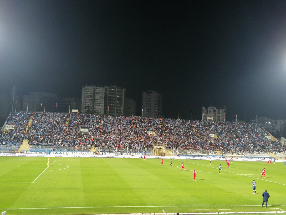 433AdanaDemir's tweet photo. İki tribün arasında fark var diyorlar bence haklılar 🤪
#DemirsporSüperLige https://t.co/ruHhbKKfJE