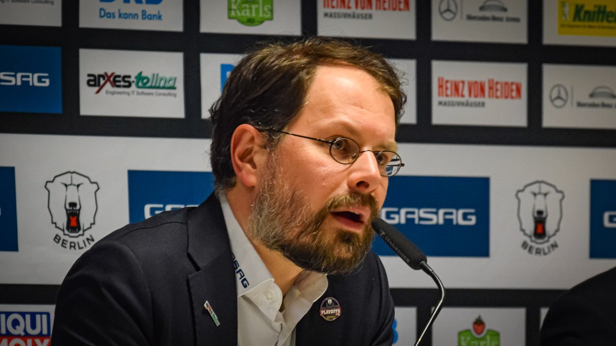 Wally44's tweet photo. Okay, die Haustürschlüssel-Geschichte von @Komissarov95  und Daniel #Goldstein ist es definitiv Wert gelesen zu werden. ->

https://t.co/qaR3S8clBE

#ebb #DankeDani #Hauptstadteishockey https://t.co/FzBkv3BByW