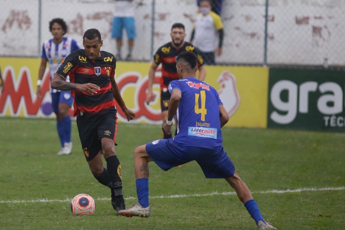 sportrecife's tweet photo. Fim do primeiro tempo: Decisão 0x3 Sport. Gols rubro-negros foram marcados por Leandro Barcia, Betinho e Elton. #DECxSPT #PST https://t.co/ATRBabdKYq