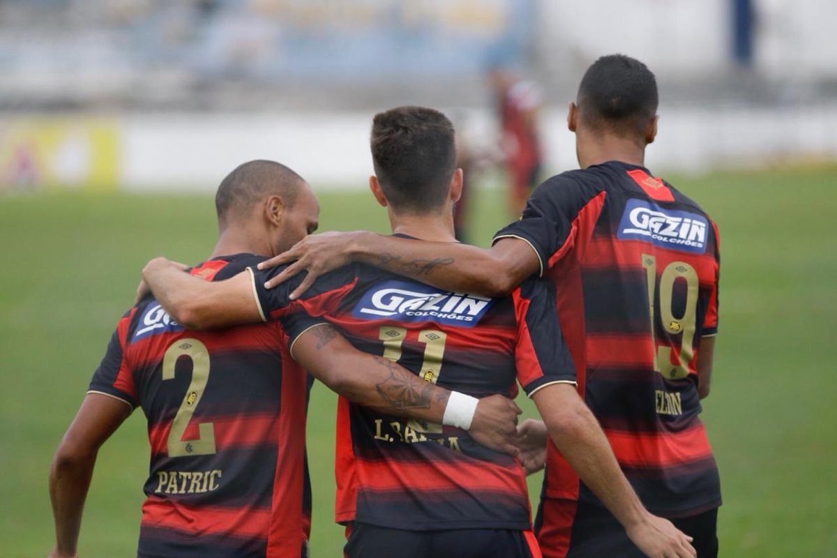 sportrecife's tweet photo. Fim do primeiro tempo: Decisão 0x3 Sport. Gols rubro-negros foram marcados por Leandro Barcia, Betinho e Elton. #DECxSPT #PST https://t.co/ATRBabdKYq