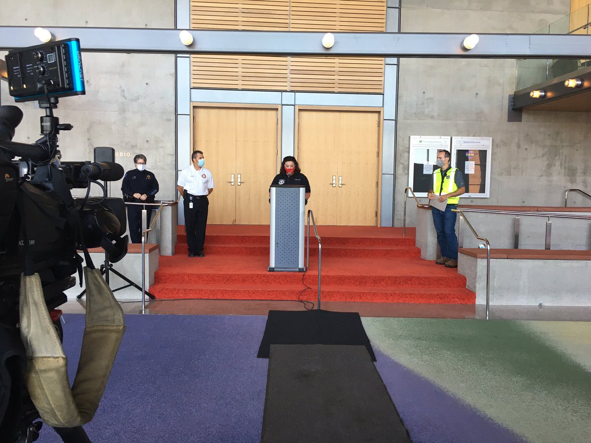 JamesWFox10's tweet photo. Tempe Assistant Fire Chief, Andrea Glass, announcing part of the Salt River Bridge train tracks will be detonated tomorrow morning between 7-9am. #fox10phoenix https://t.co/HNEBRpZxPf