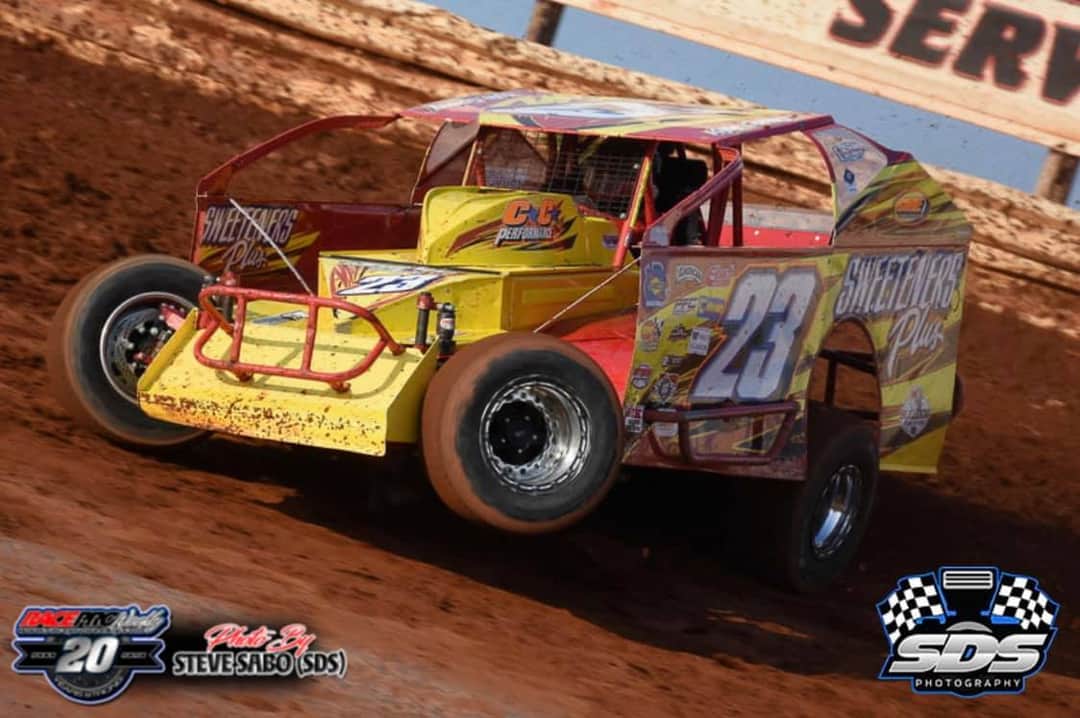 KyleCoffey23's tweet photo. Land of legends today with the Sweeteners Plus, CMEinc., Bicknell Chassis, C.C. Performance Engines 23 for double features https://t.co/MP6fEHTeUd