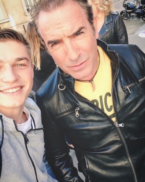 FanJeanDujardin's tweet photo. #Brice3 Quelques photos de Jean Dujardin avec des fans prises entre 2 avants-premières de Brice de Nice 3 #rencontre ! https://t.co/68mkMRK7qP