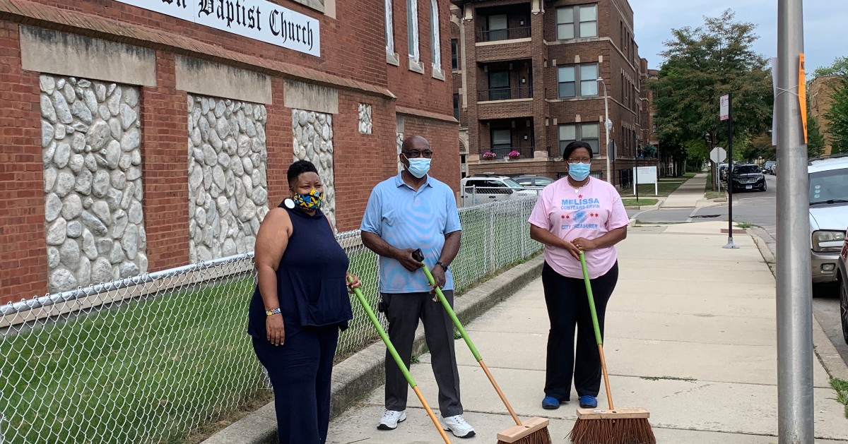 ChiTreasurer's tweet photo. Today was a busy day! Thank you to everyone who came out to help #CleanUpChicago! https://t.co/mPbAm33EGp