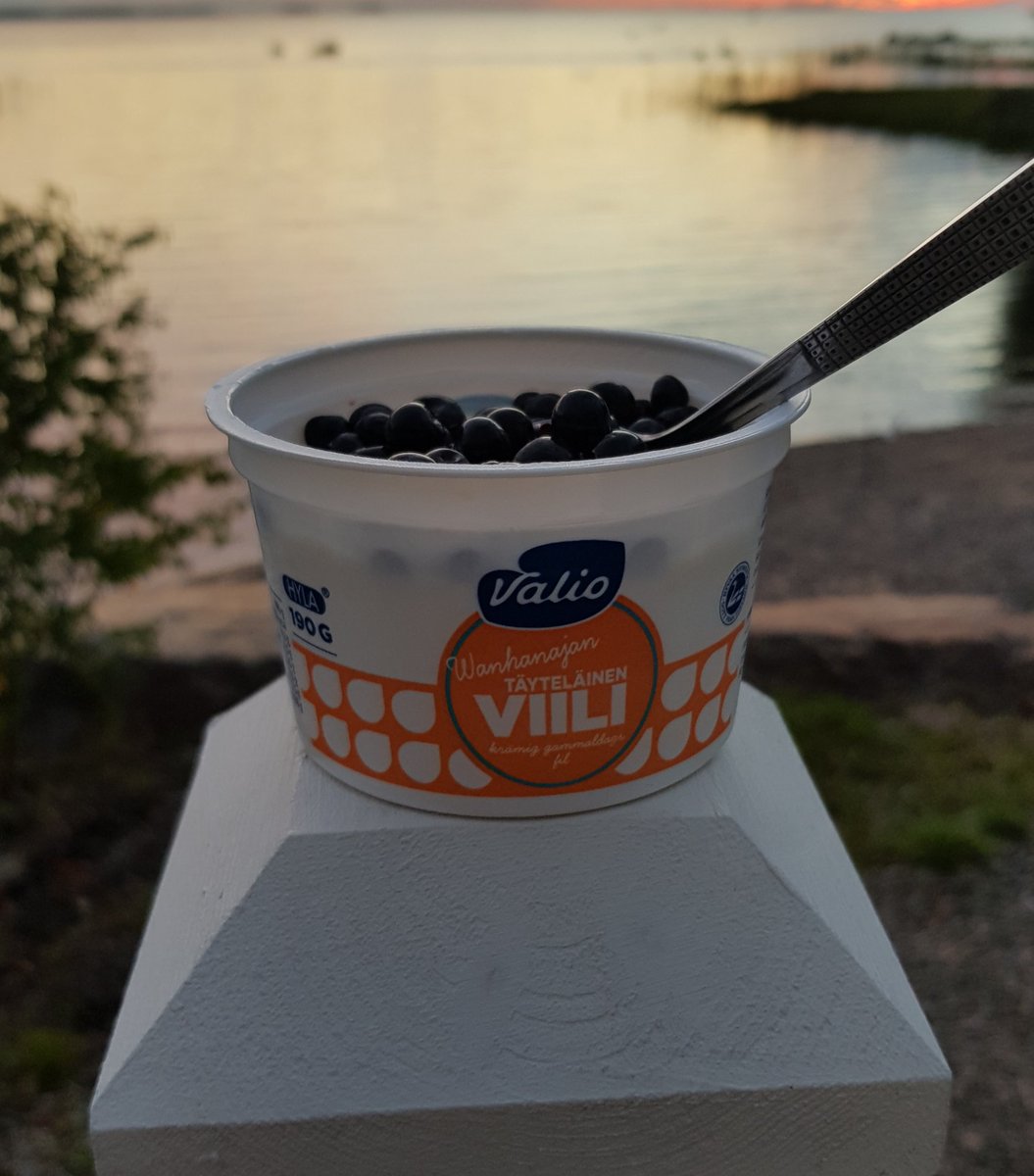 Mellanmål av klass! Paras välipala! #maitosuomi #valiomaitoa #mustikka #nautin #grisselön #nykarleby