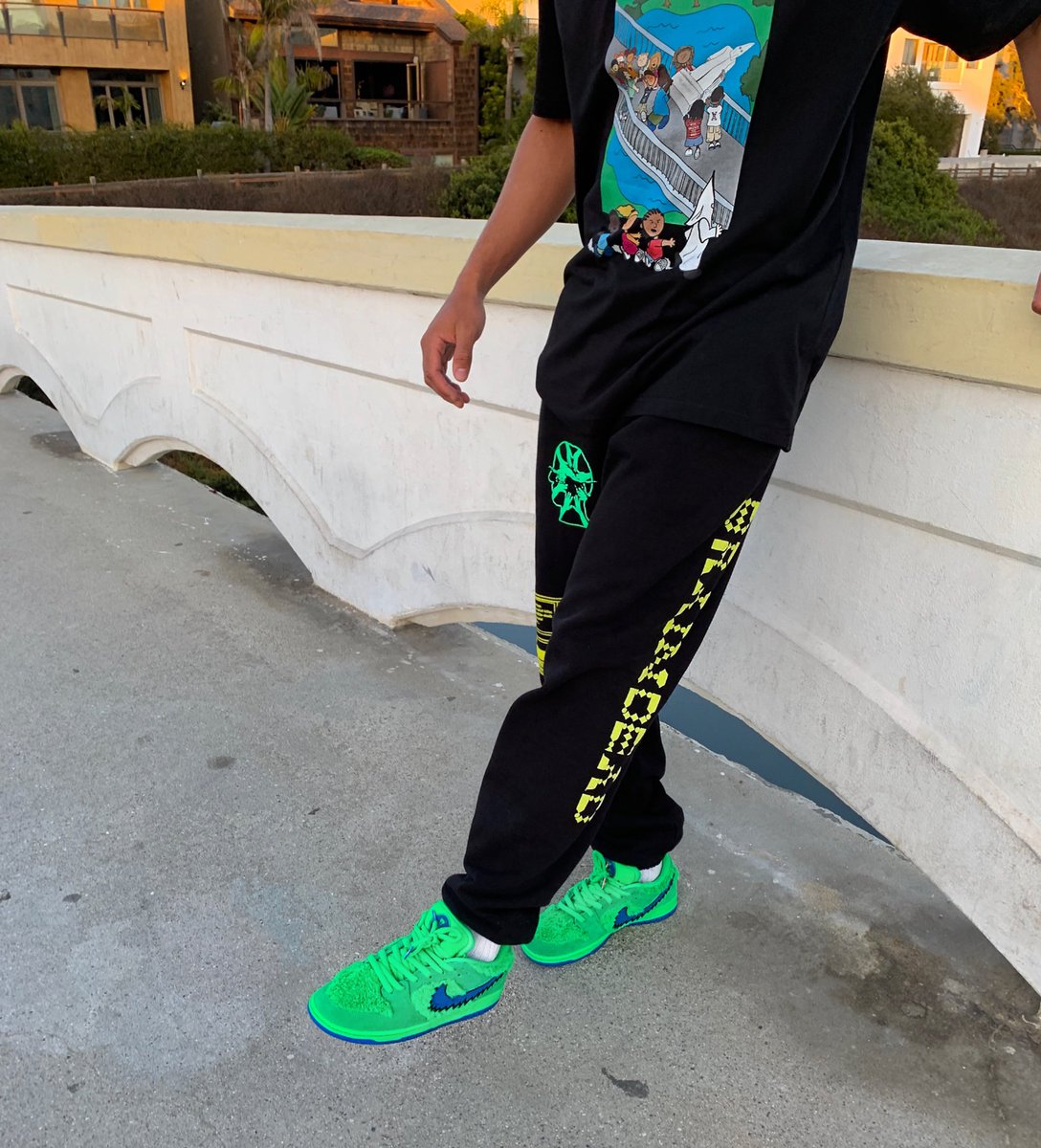 sirkaneravi's tweet photo. Blessboy is a lifestyle brand created by my brother and I. Today at 3 PM PDT, we are dropping our newest expression at https://t.co/iUd3uXCQUl. 25% of the proceeds will go to the “Black Female Therapists organization.” #SupportBlackBusiness https://t.co/XawvoO8eUO