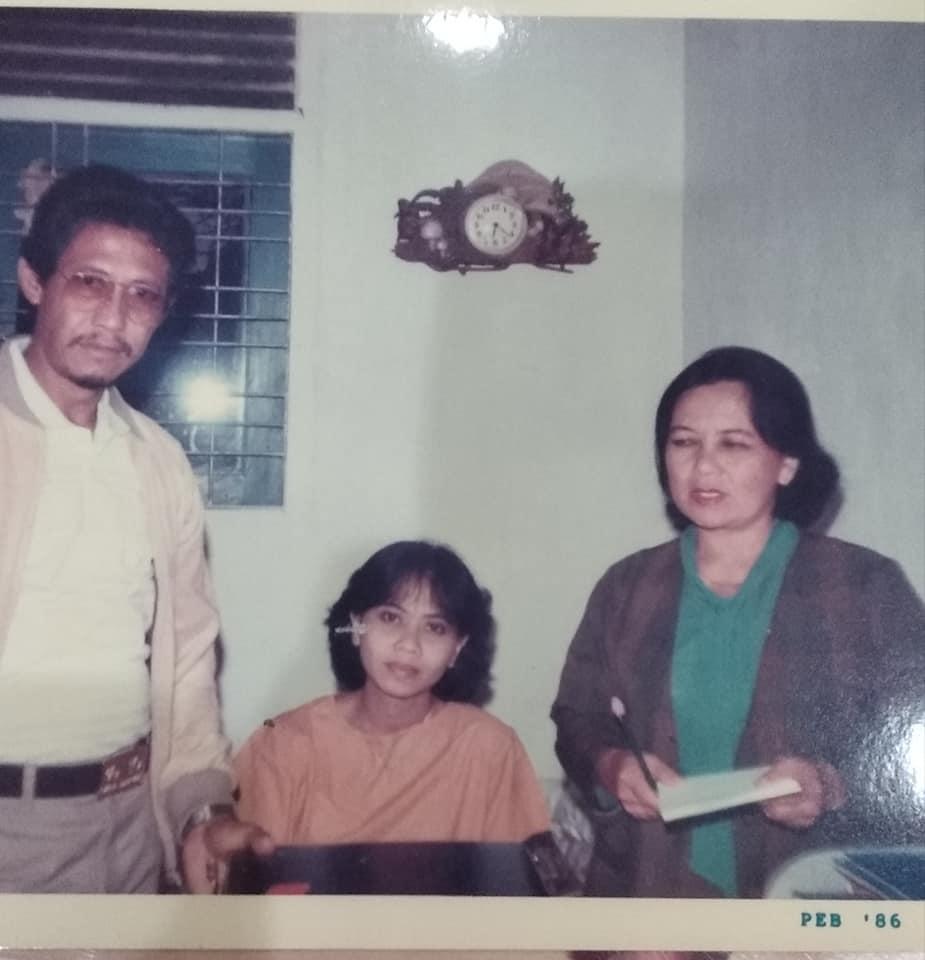 ENONA63's tweet photo. Orang tua adl sumber kekuatan utk anak2nya, begitupun sebaliknya.
#notesayahibu 
#potoAkudahulu 
#alfatihah
#LovePapMam https://t.co/BuzYBDUG6G