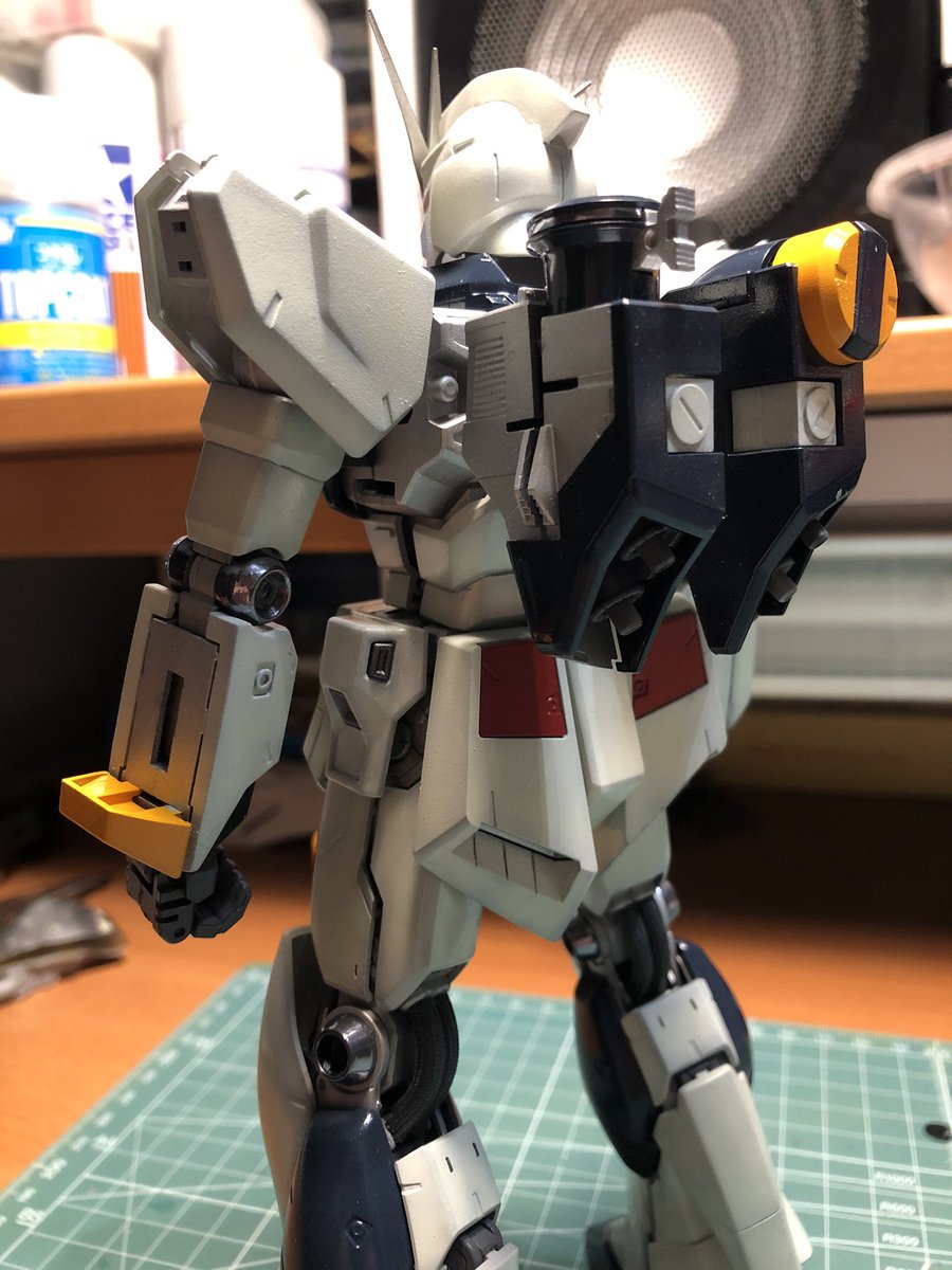 1974Tetsuya's tweet photo. Nu Gundam RX-93 - Bandai Master Grade work in progress

#workinprogress 
#gundam 
#rx93nugundam 
#charscounterattack 
#mastergrade 
#bandai https://t.co/4uK5dPYIKs