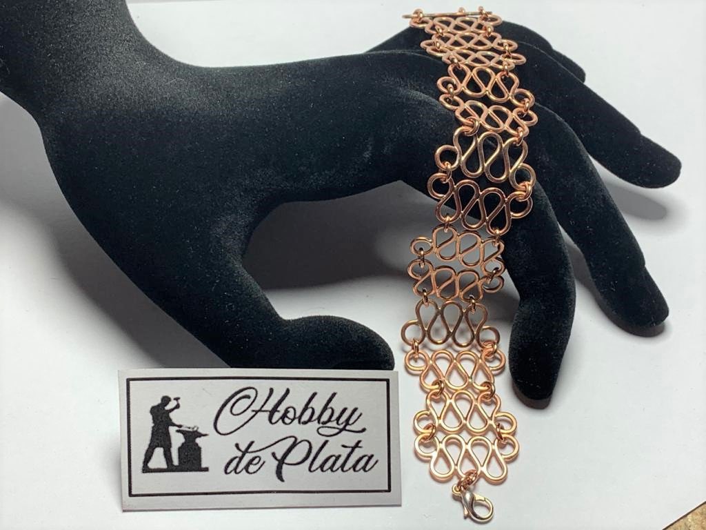 hobbydeplata's tweet photo. Pulsera de cobre con soldaduras de plata de app 20 cm de largo y 2 cm de ancho solicitada por clienta de Los Ángeles. También se puede hacer en Plata.
Slds

😃😃😃

#joyasdeplata #arosdeplata #anillosdeplata #pulserasdeplata #losangeles #reparacionjoyasdeplata #orfebreriaenplata https://t.co/xlj5rbQQdo