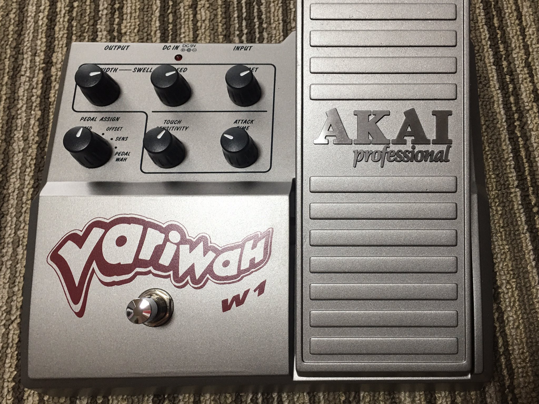 【希少】韓国 製 AKAI VARI WAH W1 エフェクター AKAI VariWah W1 - YouTube