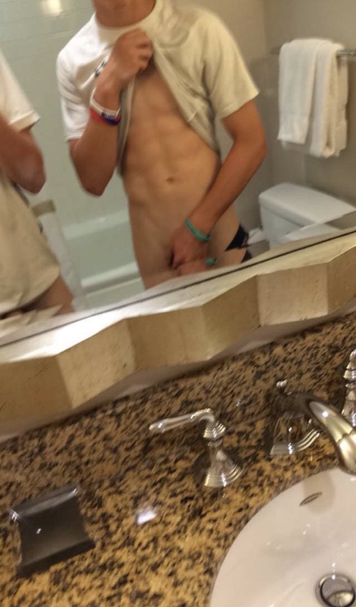 gay_files's tweet photo. Straight friends 👬 dm to buy https://t.co/9PG6e9NhLY
