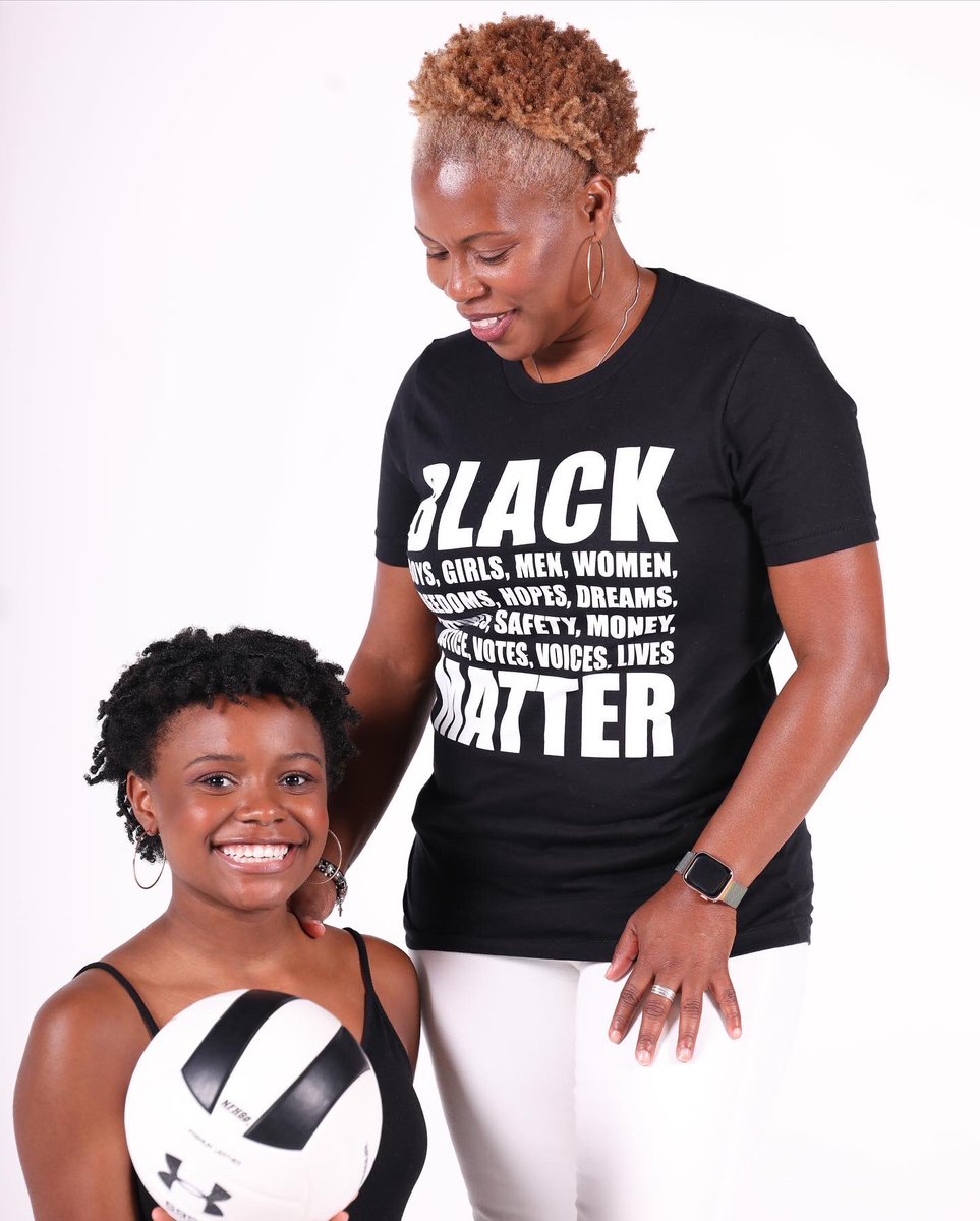 CIAACommish's tweet photo. I do what I do, so she can do it better! Thank you @CapturedByKevin for this moment of reflection, mission and hope for tomorrow! #IAM #BlackLivesMatter #makingstatements https://t.co/1mAuyPCHjQ