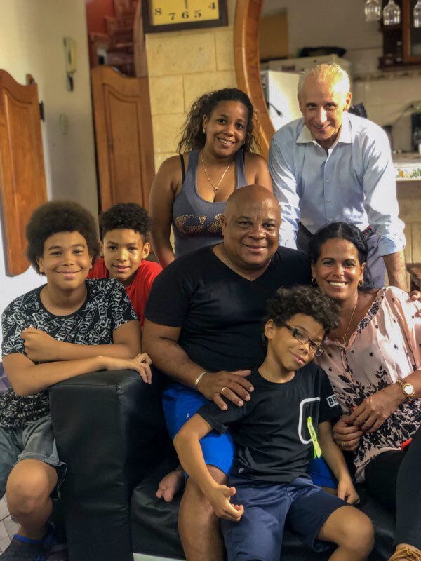 Gracias al equipo de <a href="/ArteExcelencias/">Arte por Excelencias</a> por la entrevista. Entérate qué tal fue la charla en el siguiente enlace: bit.ly/2Ddlrv0

#CubanosPorElMundo #SalvandoVidas #Covid19 #italia #cuba #musica