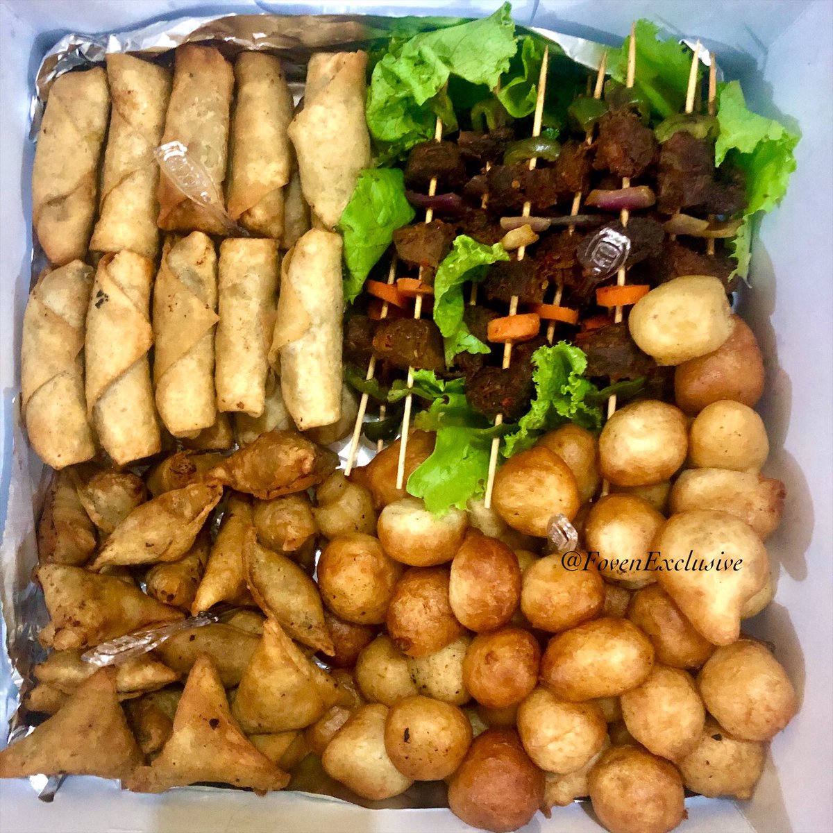 fovenexclusive's tweet photo. Happy new month beautiful people. Wat better way to celebrate the new month than with this deliciously inviting box.
We are only a call/message away
#AbujaTwitterCommunity #abujachef #smallchops #samosa #springroll #fovenexclusive #abujavendor #pepperbeef
#puffpuff #stickmeat https://t.co/zzE1Tt2xhZ