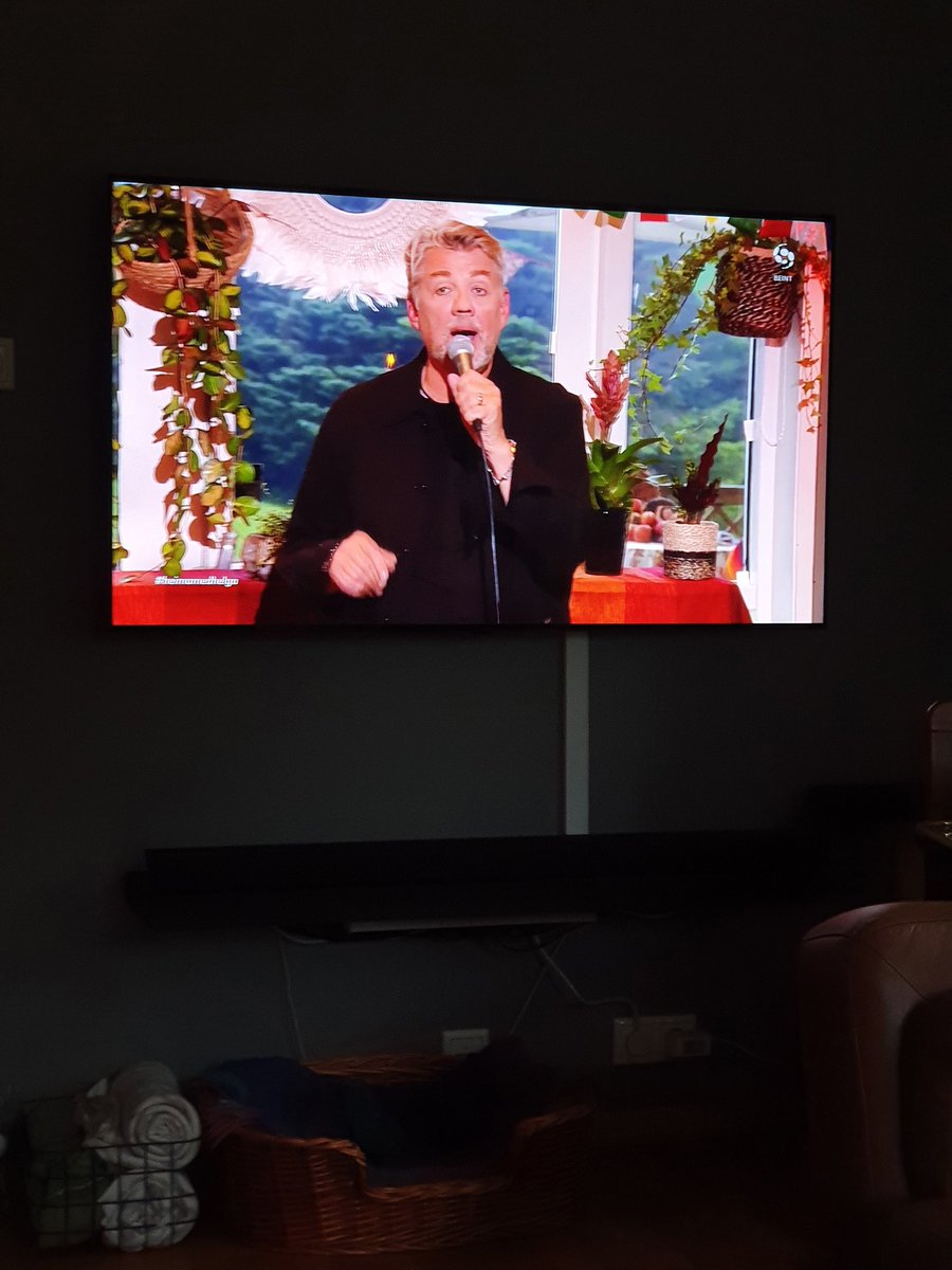 stevie_ice's tweet photo. #heimamedhelga þetta er bara svo mikið flashback... https://t.co/yUCuoWgz1i