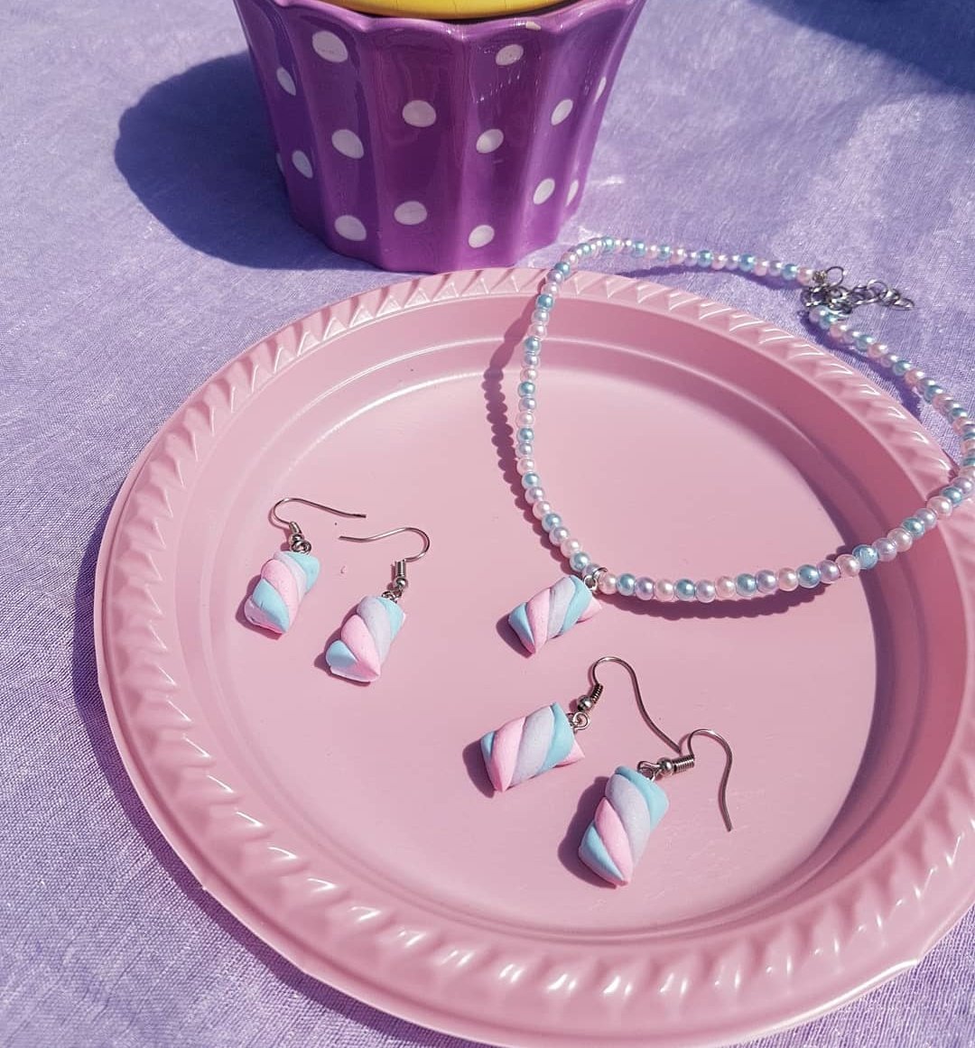 Marshmallow küpe ve kolyelerimiz sınırlı sayıda. 🍰🍭💐
instagram.com/turuncuworks