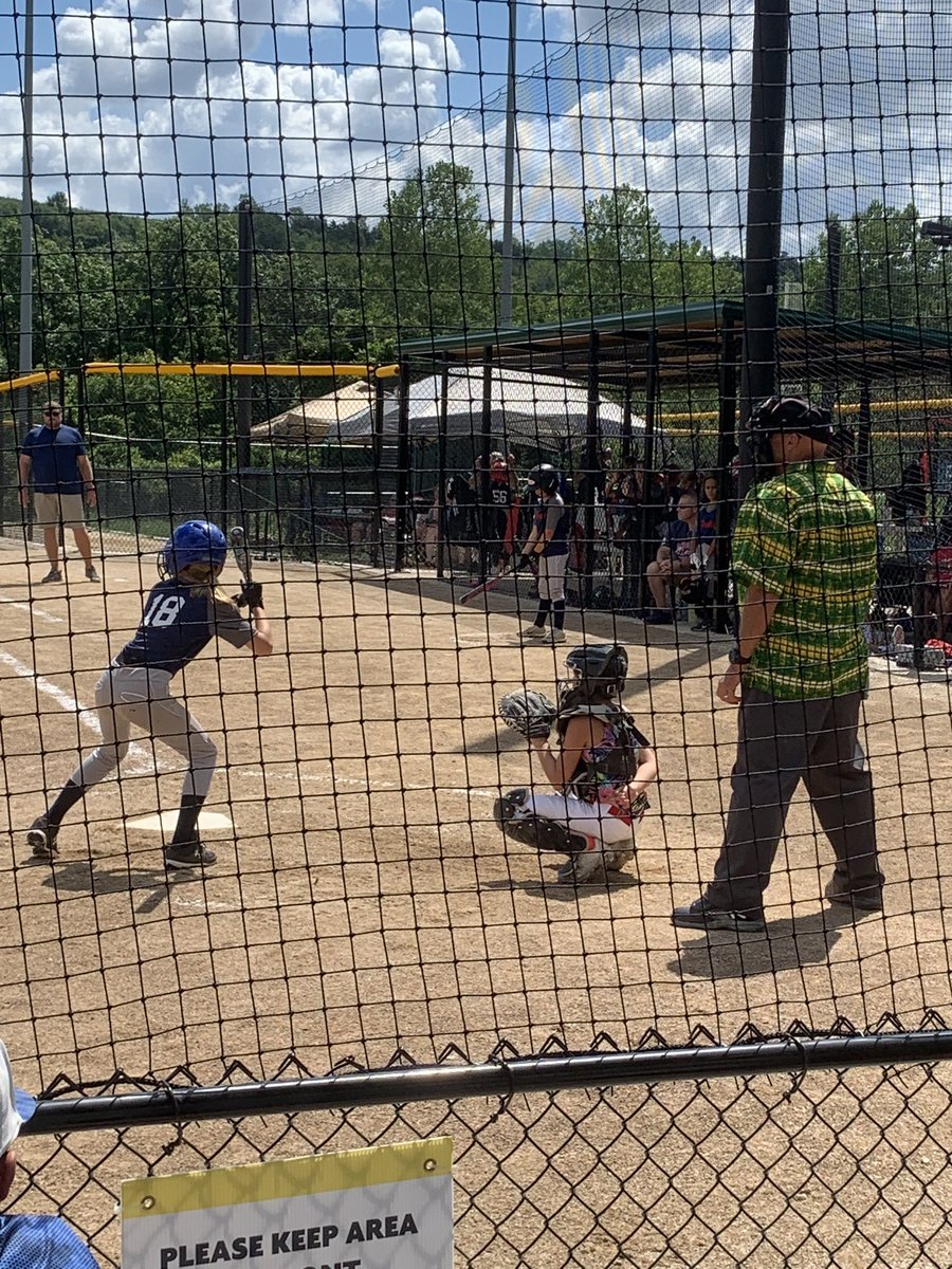 Love my catcher!!  <a href="/HawaiianHitfest/">HawaiianHitfest</a> #FPHawaiianHitfest #TopekaAngels10uC