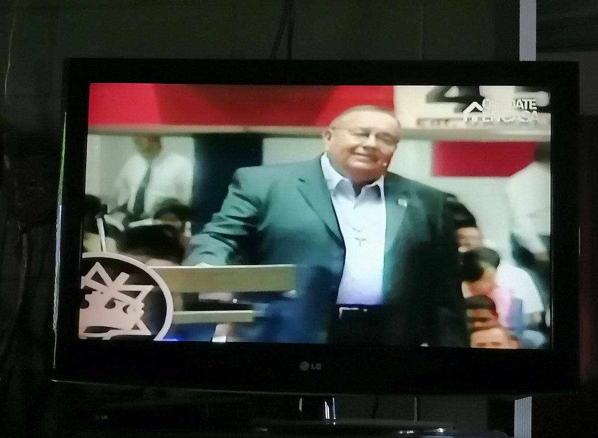 Marce_ZelGerrd's tweet photo. Es inevitable no recordar al Pastor Fundador del @tabercentral, cada vez que escucho la alabanza TAL COMO SOY de @orellanaroberto.
Y al verlo hoy en #TaberTV, que justo cantaba esa alabanza, doy gracias a Dios por su legado y por enseñarnos tanto.
#InstrumentoDeDios 🙌 https://t.co/yzkRZcqg5h