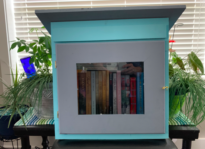 HaleyRhoadesBks's tweet photo. Love seeing my books in Little Free Libraries. Do you use one to read or donate? https://t.co/k9rDQntxuD #littlefreelibrary #lilfreelibrary #freebook #freebooks #library #booklove #booklover #haleyrhoades #romanceauthor #romance #authorpreneur #authorpreneurs #WritingCommunity https://t.co/21QPjEvlOt