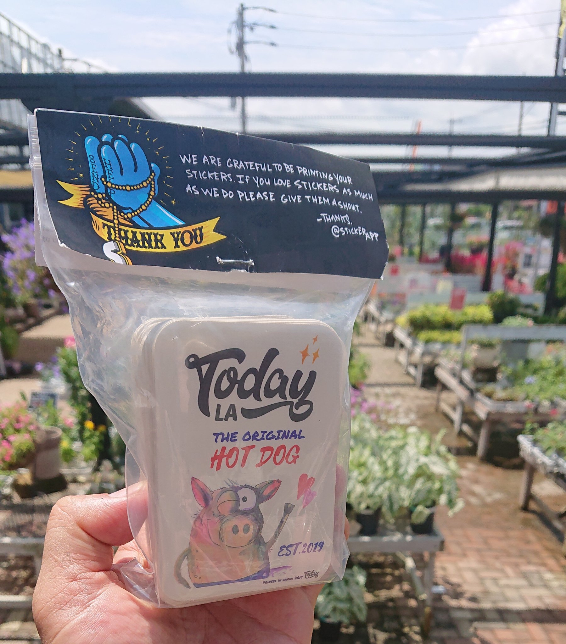 トゥデイ 本日も平田ナーセリー小戸店にいます ステッカー欲しい方は声かけて下さい ホットドッグ キッチンカー