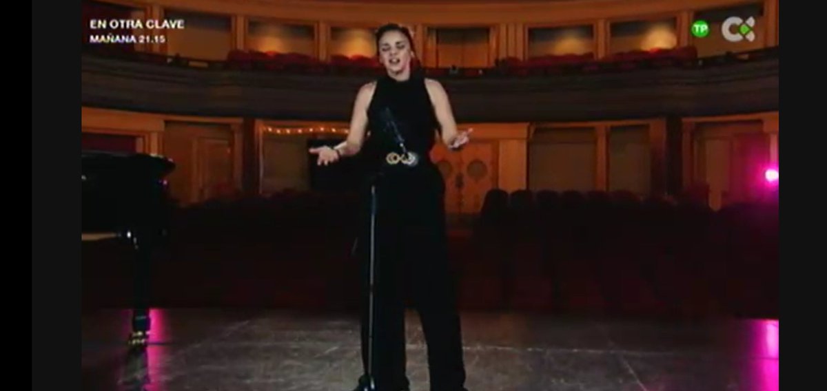 Maravilloso comienzo de Voces de Mujer con <a href="/Chenoa/">Chenoa</a> a piano y voz, cantando Duele, como extrañamos ese detector de mentiras