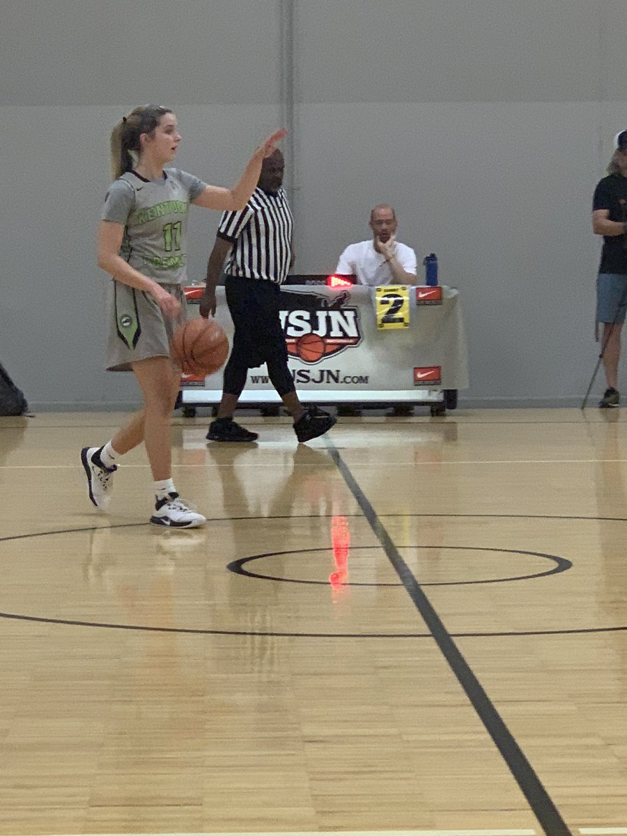 LadyWaves_Hoops's tweet photo. Congratulations to Lady Wave Senior @jennagallimore for being selected to the USJN Windy in Indy Pool All-Star Team from last weekends event! #WeAreMeade #OneHeartOneBeatOneTeam https://t.co/Nq6LWPMqu1