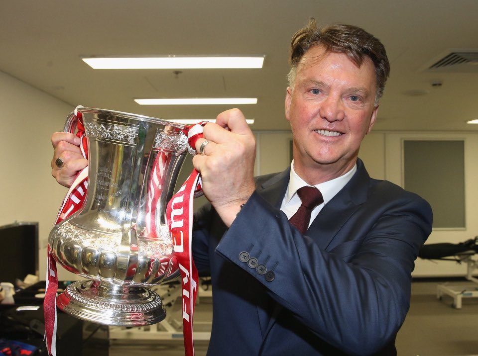 MUFC_redarmy99's tweet photo. Arsenal fans are wildly bragging about how great Arteta is and how well he’s done. We sacked Van Gaal for coming FIFTH and winning the FA Cup, they came EIGHTH. https://t.co/xHREzgQTNr