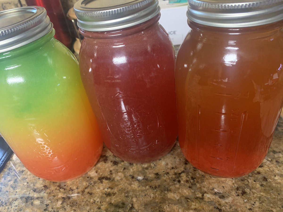 _aquemini's tweet photo. 32oz-$20 (sale ending 8/2 at midnight) #TeaHC Inbox for orders/menu 😋🥄🤍 [pictured: Moola Juice, Strawberry Susie &amp; Ginger Peach Cobbler] https://t.co/tM9y8YYDYP
