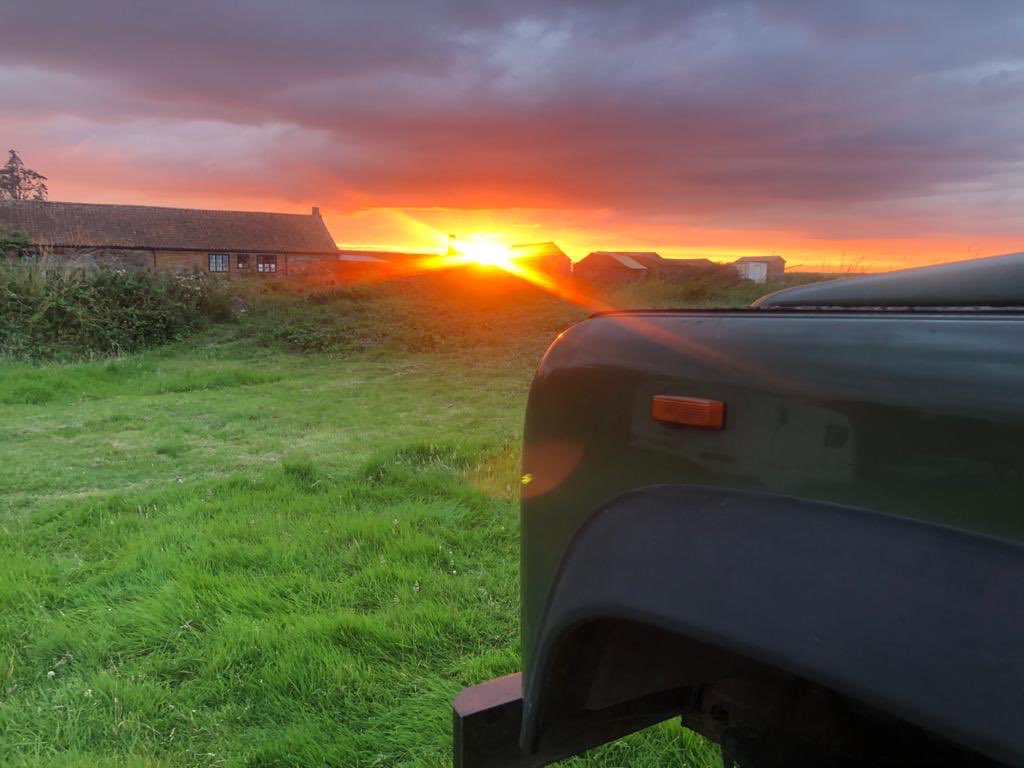 brancasterbay's tweet photo. Evenings in #brancaster #😍
#sunset #englishsunset #eastcoastsunset #landy #landrover #110defender #brancaster #brancasterstaithe #sunsetphotography #sunshine #☀️ #marshland #norfolklife https://t.co/krAywGqdvN