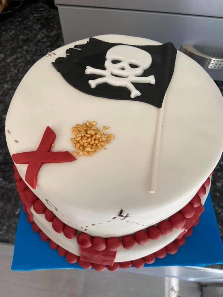 TynanRose051182's tweet photo. Enjoyed making this one #novicebaker @Mayflower_MCA #schoolbuns https://t.co/PfEppDxJaW