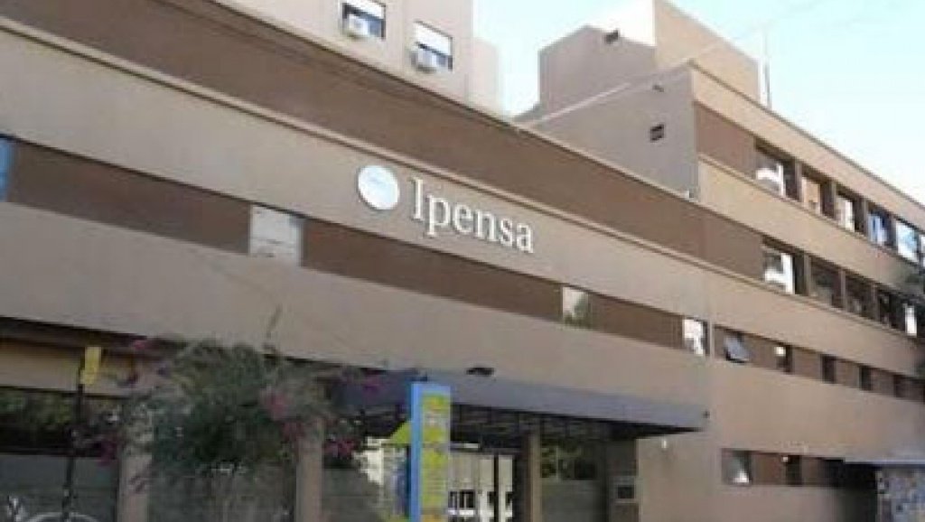 diariohoynet's tweet photo. 😷🦠 #LaPlata | #Reestructuración | #Ipensa
Ipensa reestructuró la atención por Covid-19
Por el incremento en la tasa de positividad de los hisopados que se realizan en la clínica.
https://t.co/vp1NqVn6bj https://t.co/hL06Xd5mpP