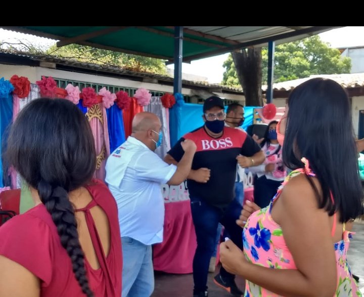 AndersonORomero's tweet photo. Primera combatiente del #McpioPedroMariaUreña #Alcalde @carrilloalcald1 en compañía del #Costituyente @williamsparada y el  equipo #IpasmeUreña Celebraron 3er Aniversario de programa #PartoHumanizado @NicolasMaduro @dcabellor @FreddyBernal @charlychaves @PSUVTachira Venceremos https://t.co/g5TTjazbIp